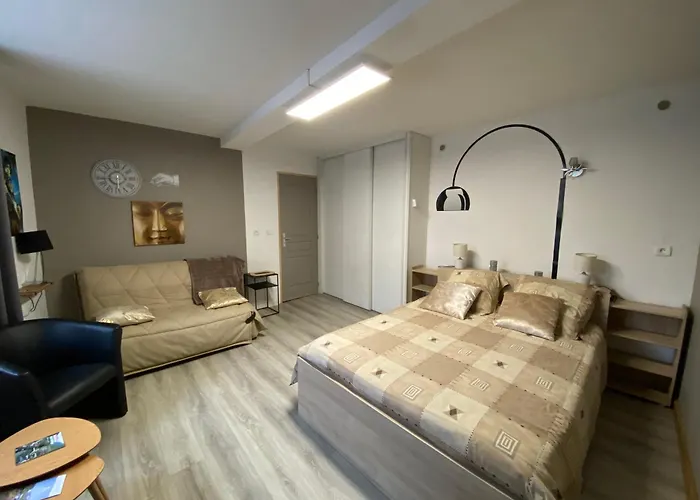 Entier Rez-de-chaussee Daire Bompas (Ariege)